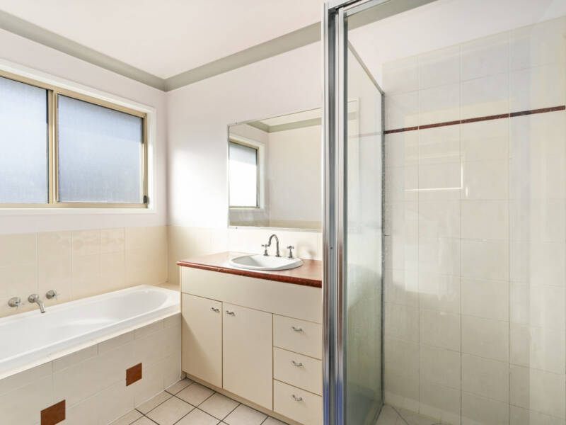 24 Mountain View Crescent, Mount Warren Park, QLD 4207 AUS