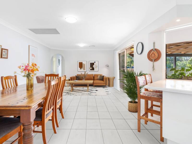 9 Lennon Drive, Windaroo, QLD 4207 AUS