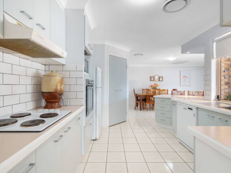 9 Lennon Drive, Windaroo, QLD 4207 AUS