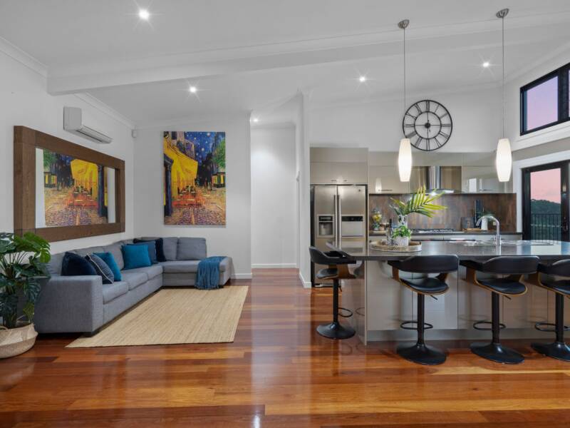 90 Colwill Crescent, Belivah, QLD 4207 AUS