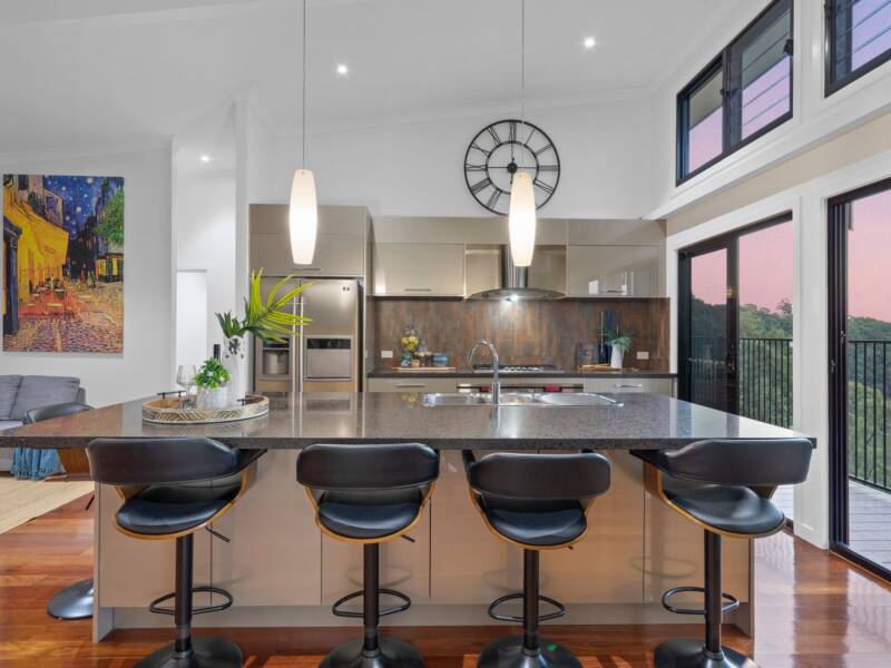 90 Colwill Crescent, Belivah, QLD 4207 AUS