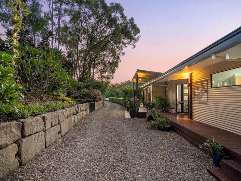 90 Colwill Crescent, Belivah, QLD 4207 AUS