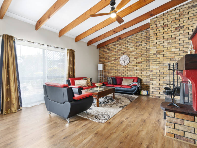21 Glendevon Crescent, Mount Warren Park, QLD 4207 AUS