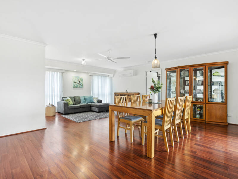 1 Holly Crescent, Windaroo, QLD 4207 AUS