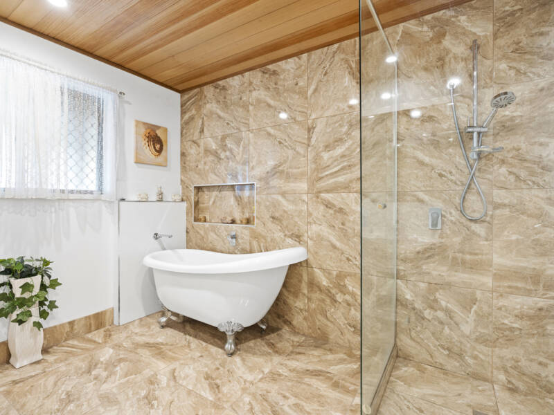21 Glendevon Crescent, Mount Warren Park, QLD 4207 AUS