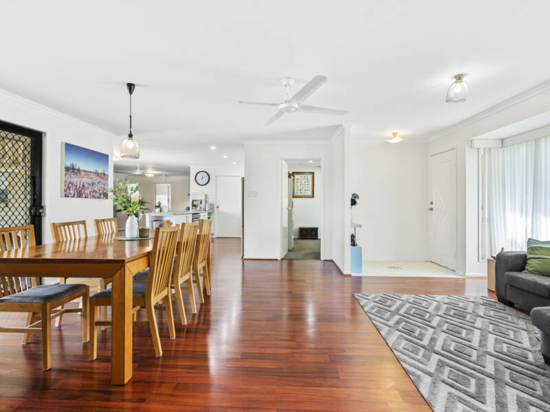 1 Holly Crescent, Windaroo, QLD 4207 AUS
