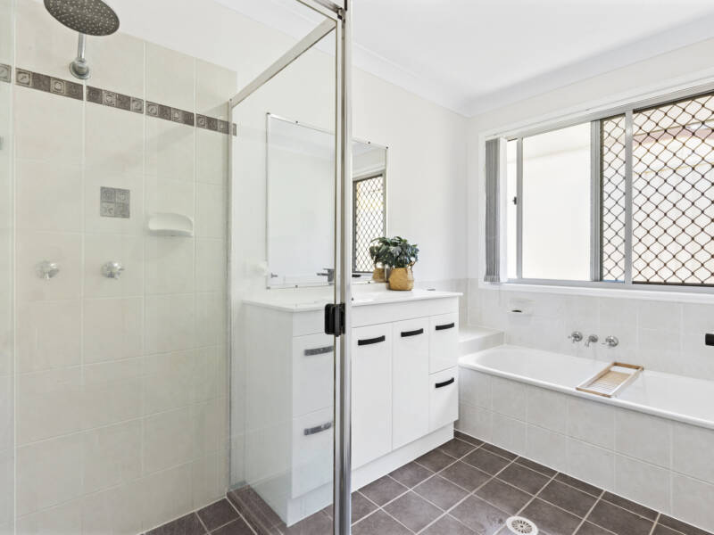 19 Forestglen Crescent, Bahrs Scrub, QLD 4207 AUS