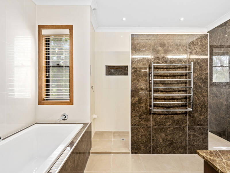 64 Riverside Terrace, Windaroo, QLD 4207 AUS