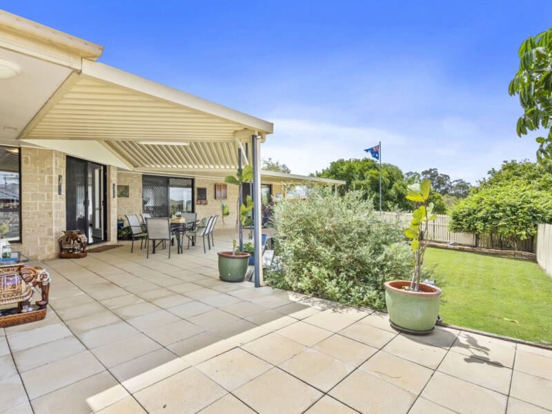 1 Holly Crescent, Windaroo, QLD 4207 AUS
