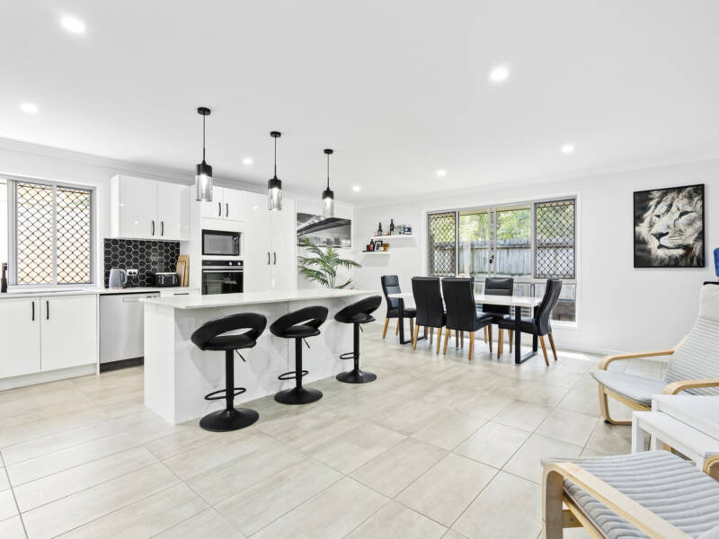 19 Forestglen Crescent, Bahrs Scrub, QLD 4207 AUS