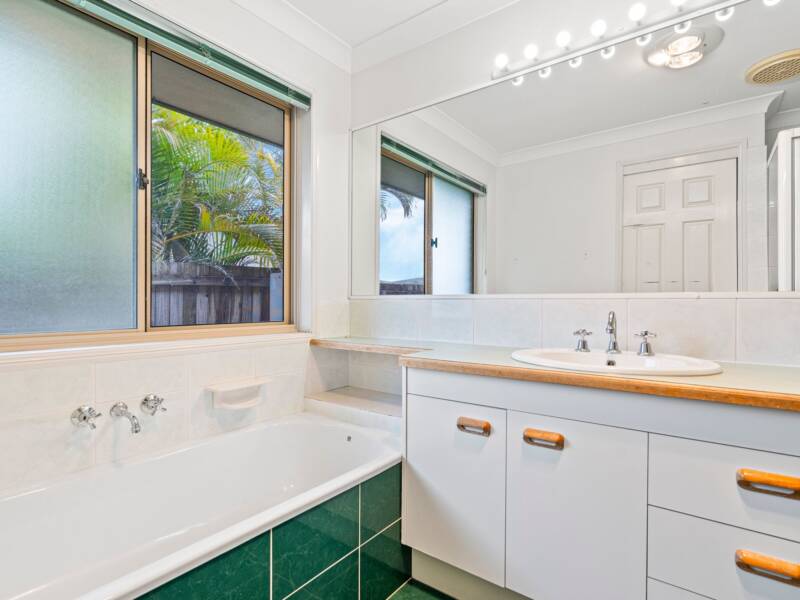 14 Peace Court, Mount Warren Park, QLD 4207 AUS