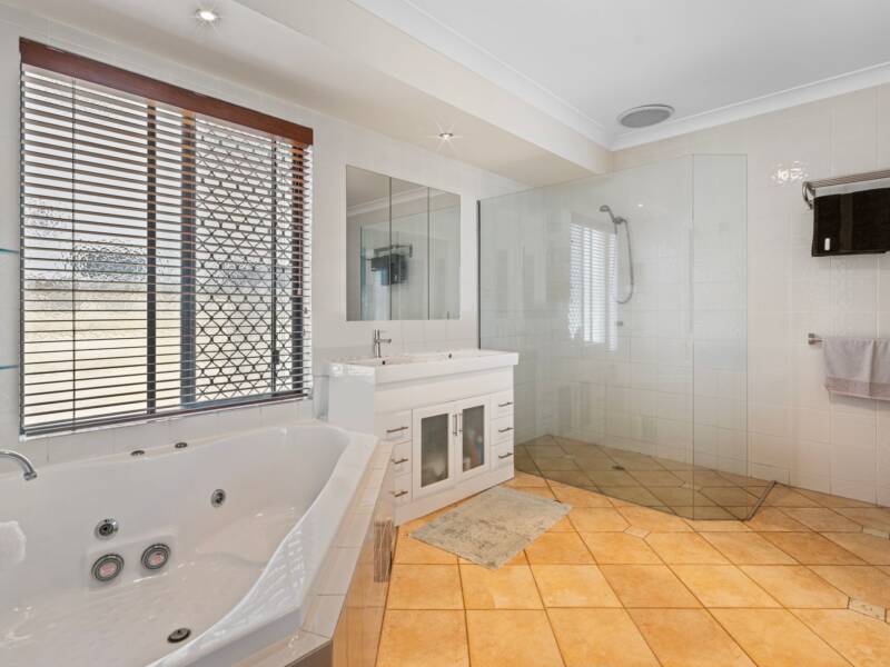 62 Audrey Avenue, Helensvale, QLD 4212 AUS