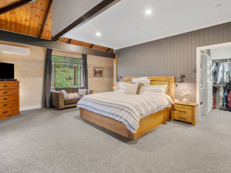 237 Veivers Road, Cedar Creek, QLD 4207 AUS