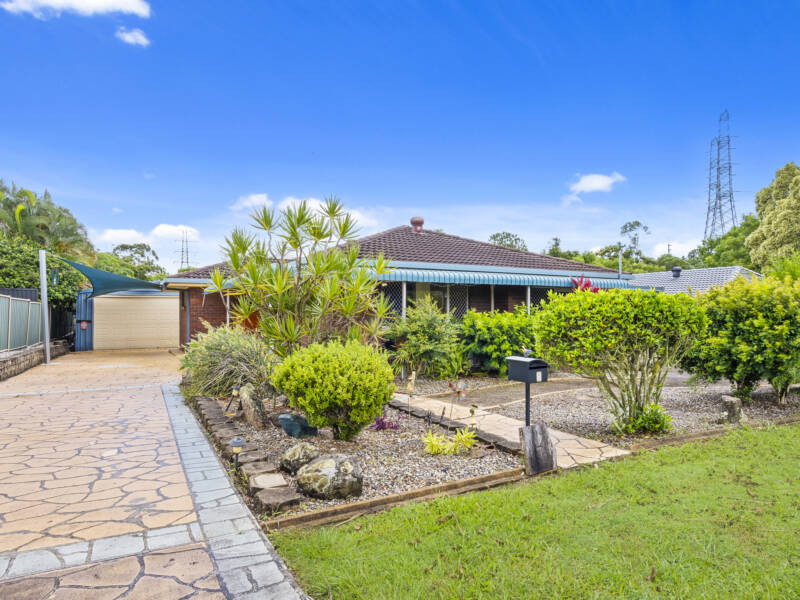 8 Bramley Crt, Mount Warren Park, QLD 4207 AUS
