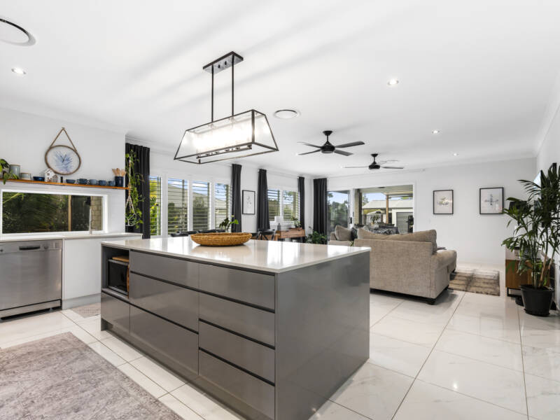 21-23 Warren Crt, Logan Village, QLD 4207 AUS
