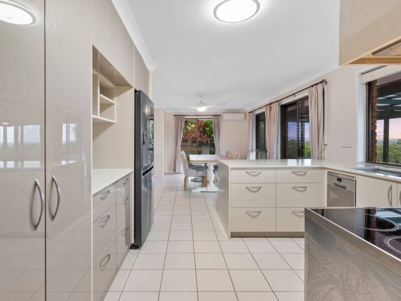 13 Manning Court, Mount Warren Park, QLD 4207 AUS