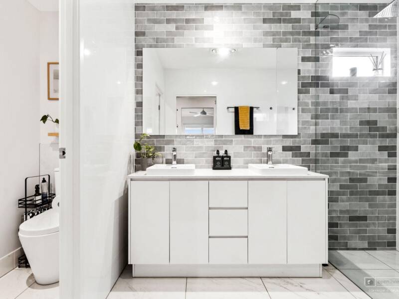 21-23 Warren Crt, Logan Village, QLD 4207 AUS