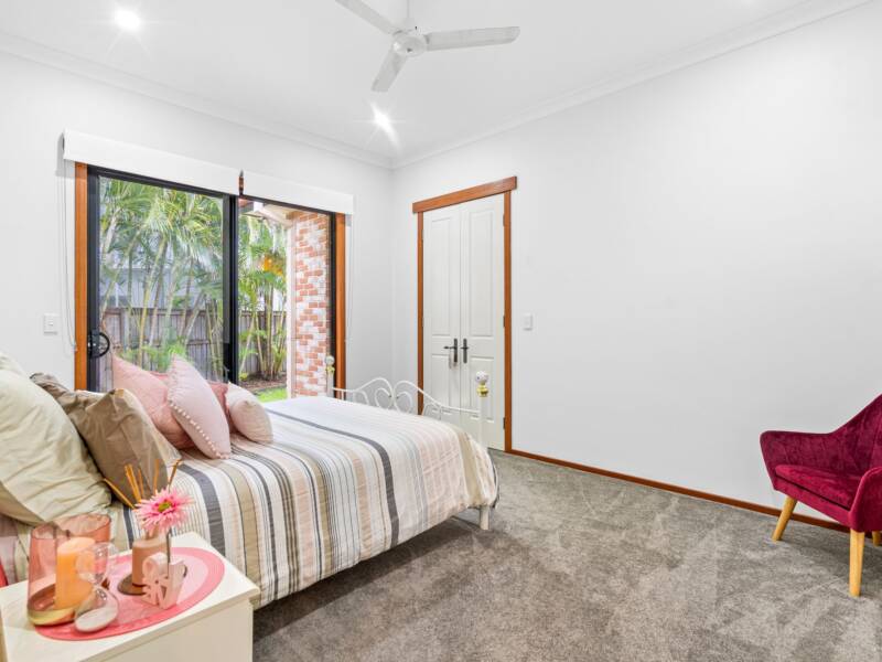 25 The  Avenue, Windaroo, QLD 4207 AUS