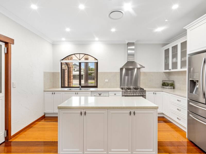 25 The  Avenue, Windaroo, QLD 4207 AUS