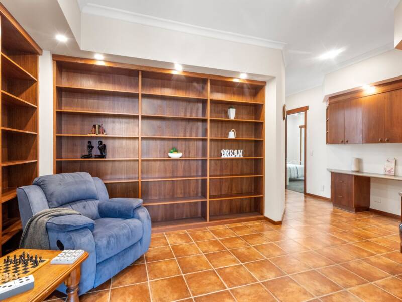 25 The  Avenue, Windaroo, QLD 4207 AUS
