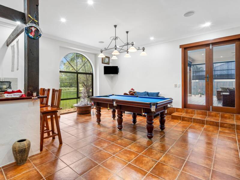25 The  Avenue, Windaroo, QLD 4207 AUS