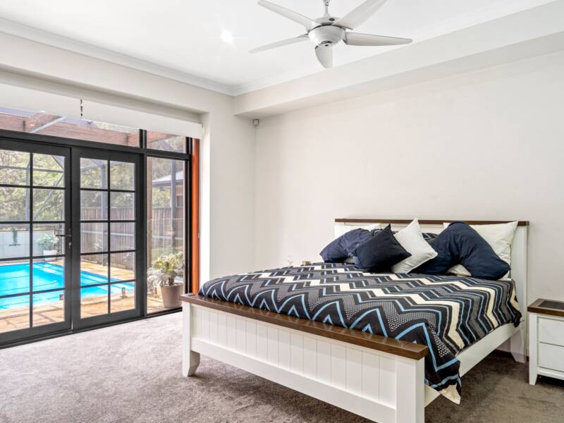 25 The  Avenue, Windaroo, QLD 4207 AUS