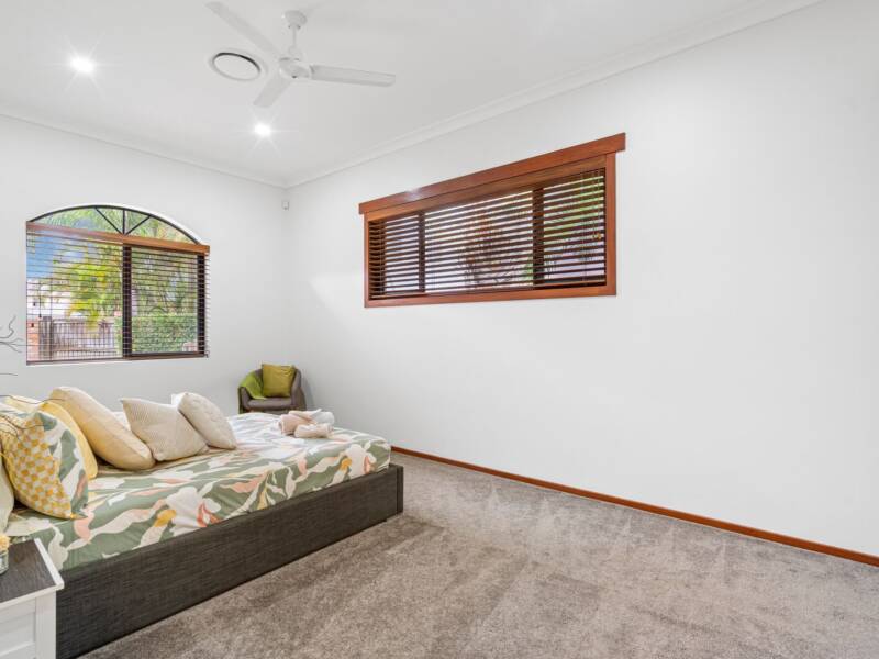 25 The  Avenue, Windaroo, QLD 4207 AUS