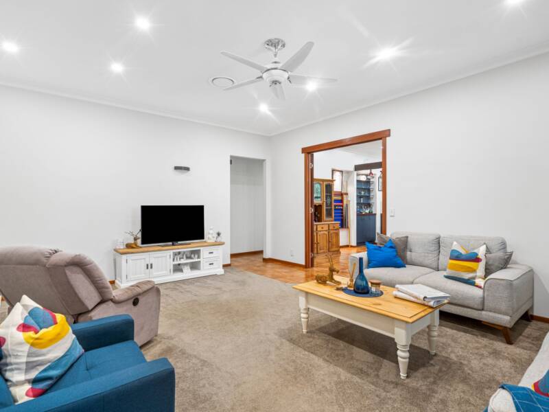 25 The  Avenue, Windaroo, QLD 4207 AUS