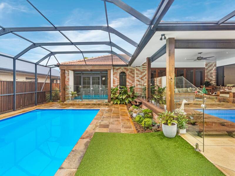 25 The  Avenue, Windaroo, QLD 4207 AUS