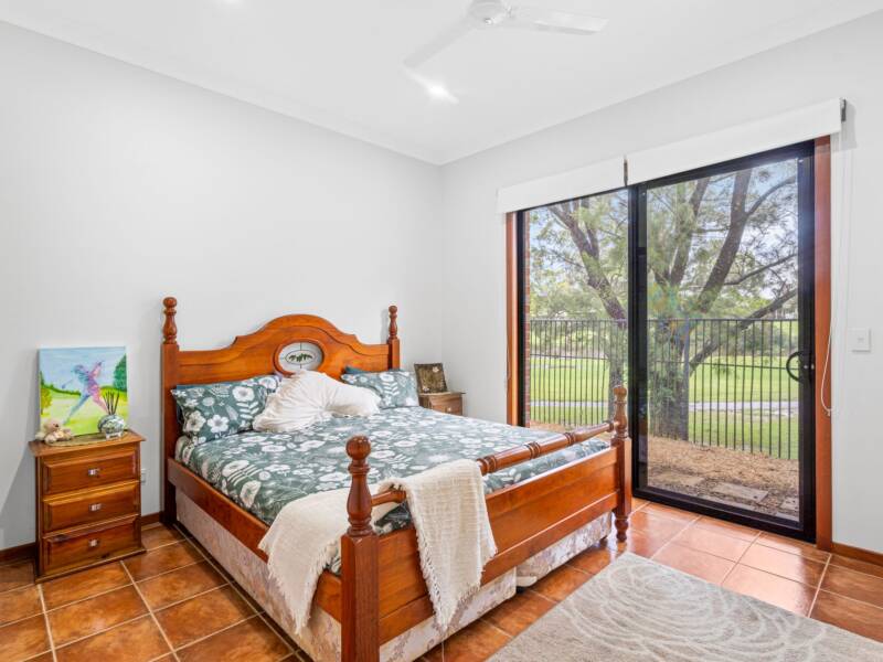 25 The  Avenue, Windaroo, QLD 4207 AUS