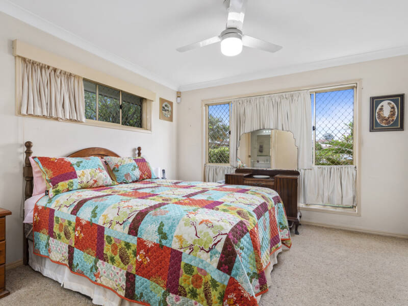 1 Mewing Crt, Windaroo, QLD 4207 AUS