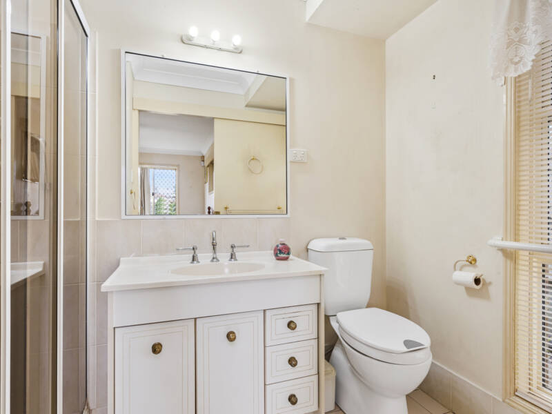 1 Mewing Crt, Windaroo, QLD 4207 AUS