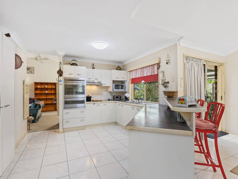 1 Mewing Crt, Windaroo, QLD 4207 AUS