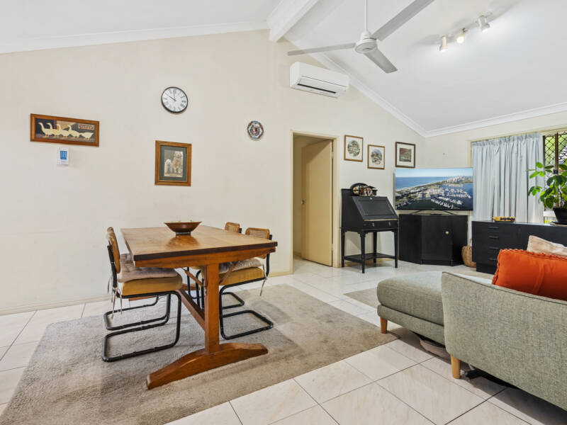 1 Mewing Crt, Windaroo, QLD 4207 AUS