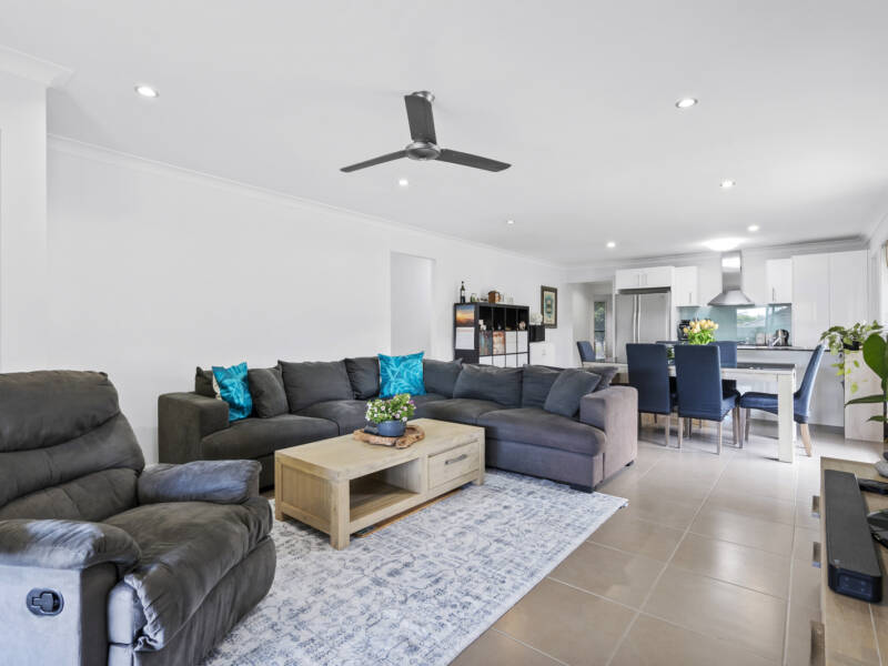 9 Sunridge Circuit, Bahrs Scrub, QLD 4207 AUS