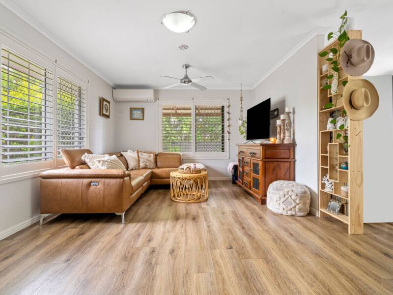 2 Thoms Crescent, Mount Warren Park, QLD 4207 AUS