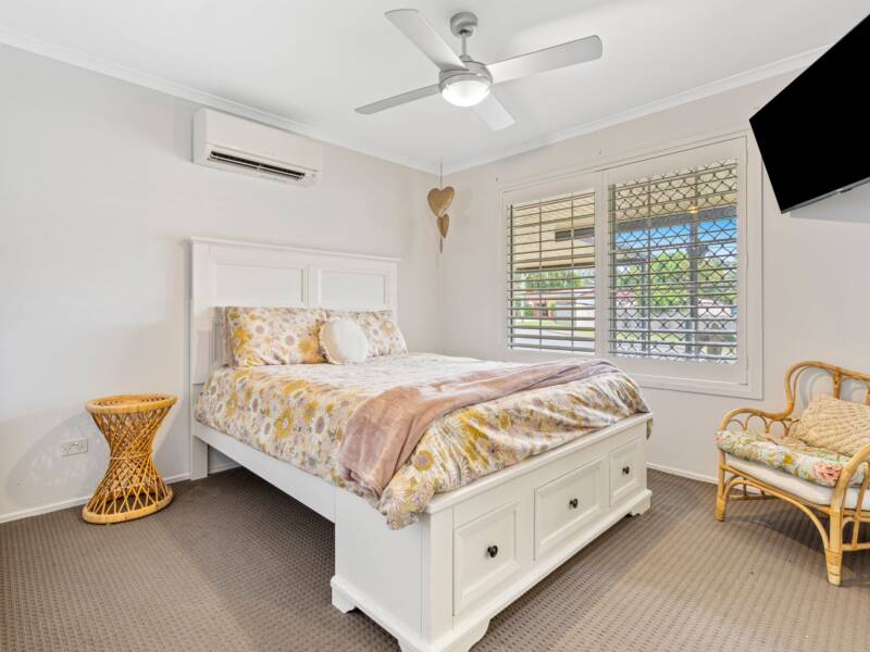2 Thoms Crescent, Mount Warren Park, QLD 4207 AUS