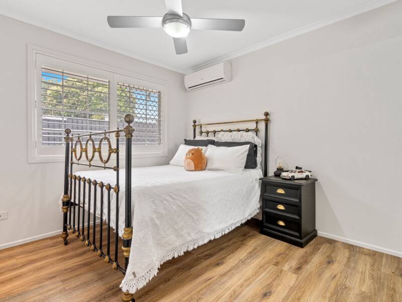 2 Thoms Crescent, Mount Warren Park, QLD 4207 AUS