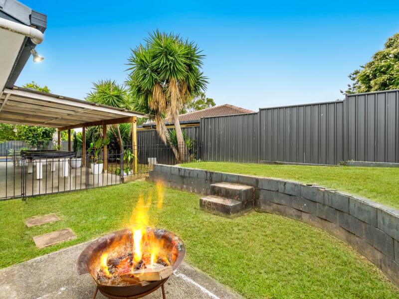 2 Thoms Crescent, Mount Warren Park, QLD 4207 AUS