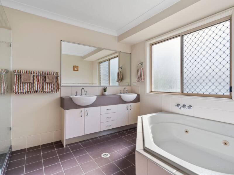 15 Callicoma Court, Ormeau, QLD 4208 AUS