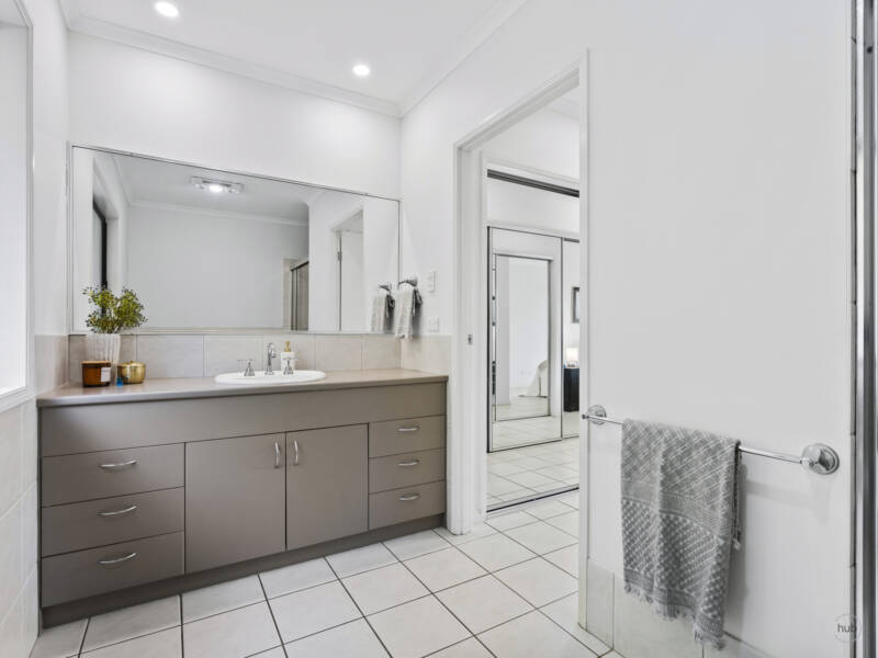 28-30 New Horizon Avenue, Bahrs Scrub, QLD 4207 AUS