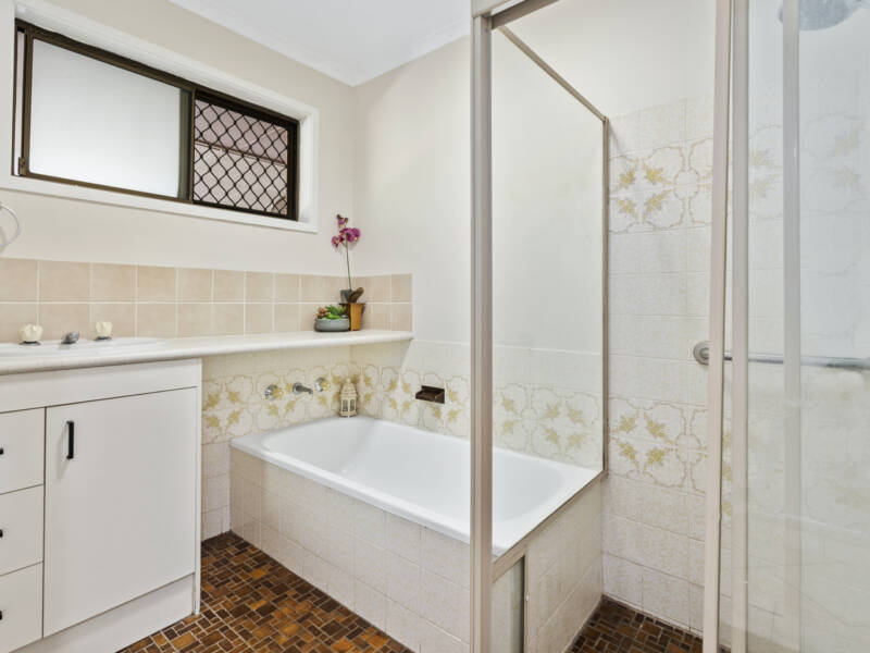 84 Logan Reserve Road, Waterford West, QLD 4133 AUS