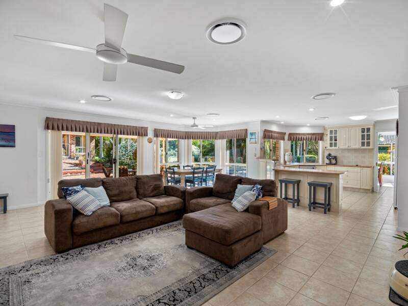 7 Manderson Court, Belivah, QLD 4207 AUS