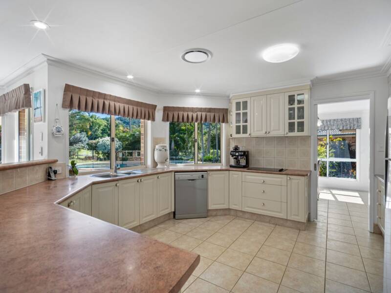7 Manderson Court, Belivah, QLD 4207 AUS