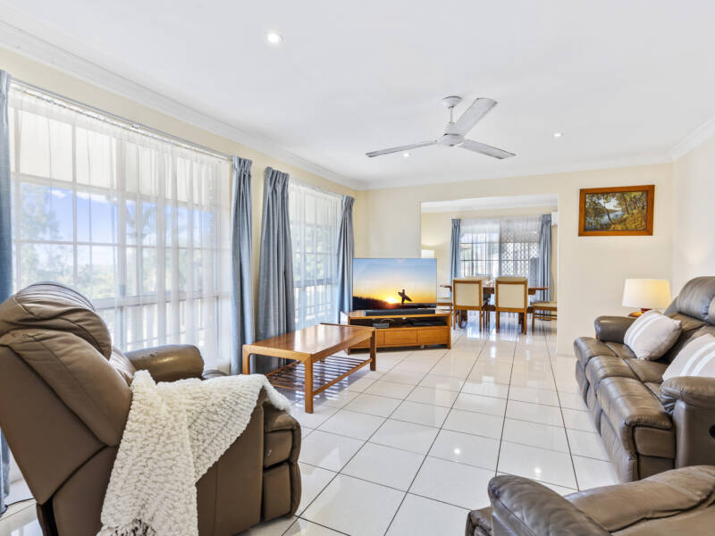 10 Helisma Crt, Mount Warren Park, QLD 4207 AUS