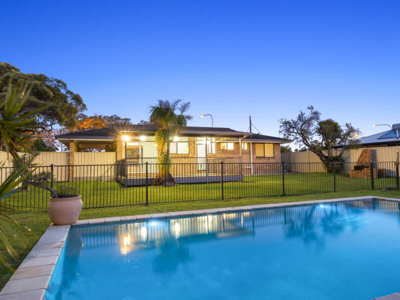 23 Rochester Drive, Mount Warren Park, QLD 4207 AUS
