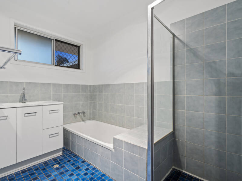 23 Rochester Drive, Mount Warren Park, QLD 4207 AUS