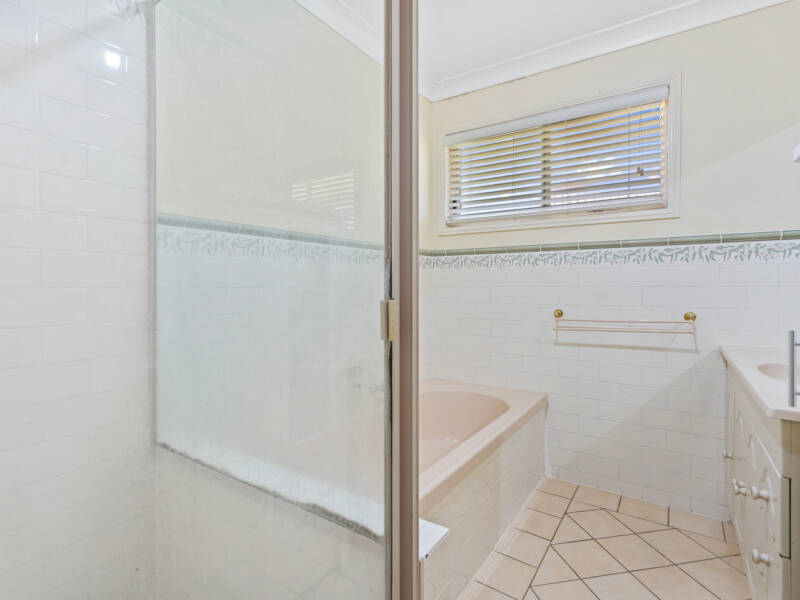 10 Helisma Crt, Mount Warren Park, QLD 4207 AUS