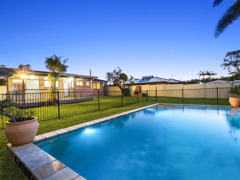 23 Rochester Drive, Mount Warren Park, QLD 4207 AUS