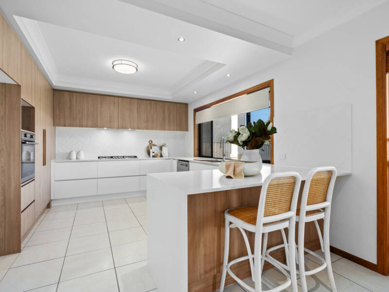 21 Lake Breeze Drive, Windaroo, QLD 4207 AUS